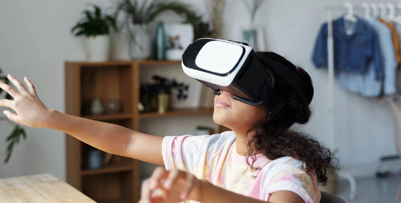 Виртуално вдъхновени в дигиталните класни стаи – виртуална учебна среда, VR, AR и още новости – 2 кредита